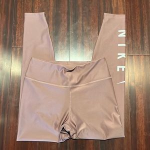 Nike Dry Fit Sz. M. Leggings. Never wore NWT condition